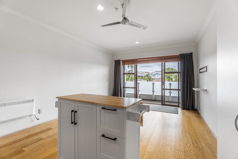 208/3 Morningside Drive, St Lukes, Auckland - Carousel 2