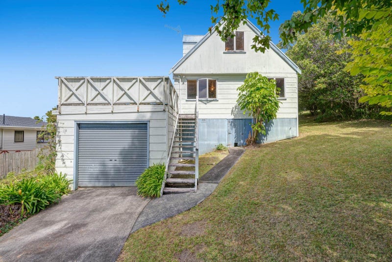 18 Tesla Place, Totara Vale, Auckland - Carousel 2