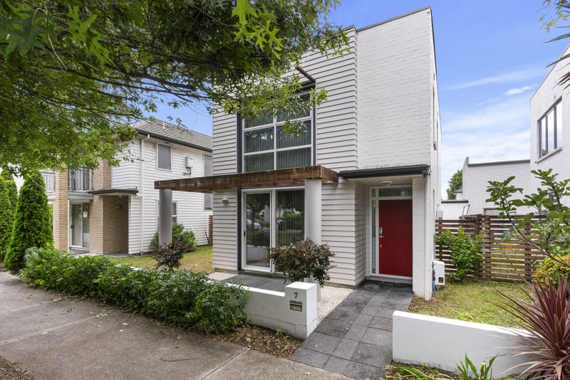 7 Mcginty Street, Takanini - Carousel 1