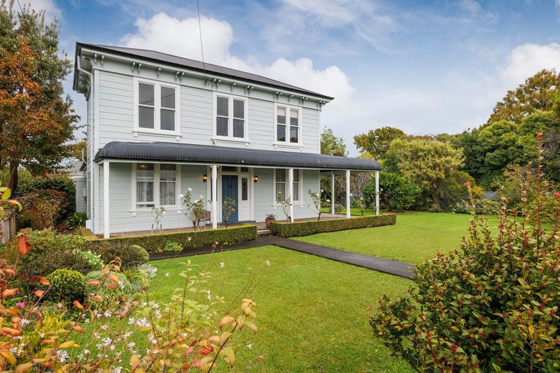 21 Signal Street, Marton - Carousel 1