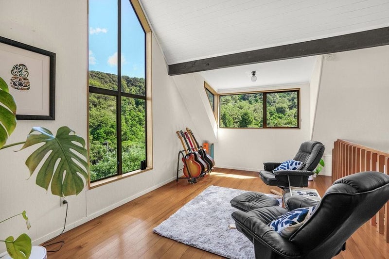 126A Cheviot Road, Eastbourne, Lower Hutt, Wellington - Carousel 1