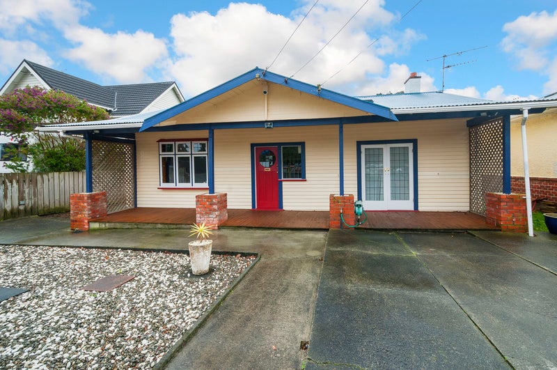 7 Williams Grove, Melling, Lower Hutt - Carousel 1