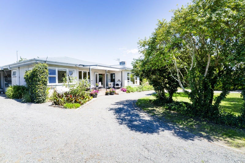 87 Arataki Road, Havelock North, Havelock North - Carousel 1