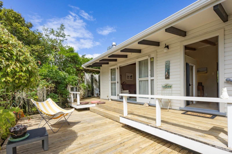 36 South Lynn Road, Titirangi, Auckland - Carousel 2