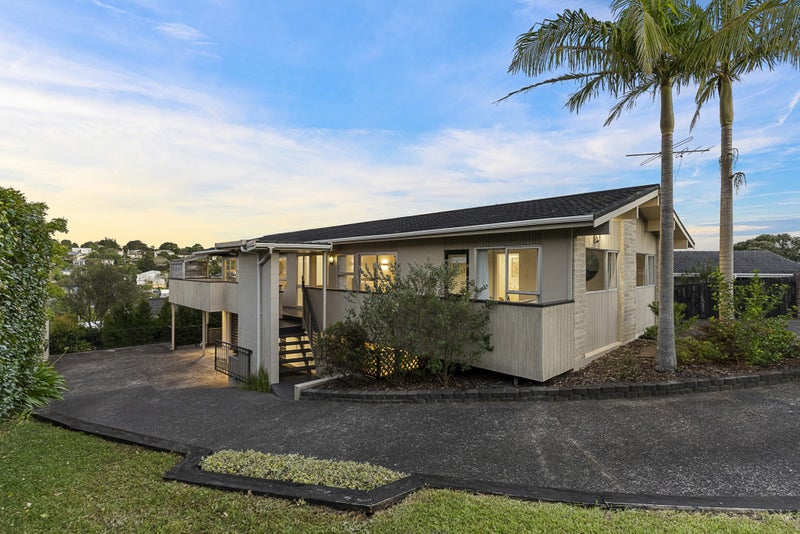 1/42 Knightsbridge Drive, Forrest Hill, Auckland - Carousel 1