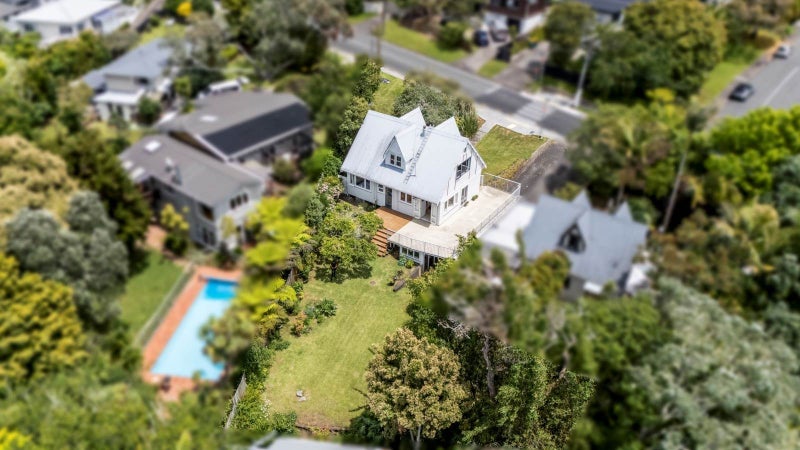 14A South Lynn Road, Titirangi, Auckland - Carousel 2