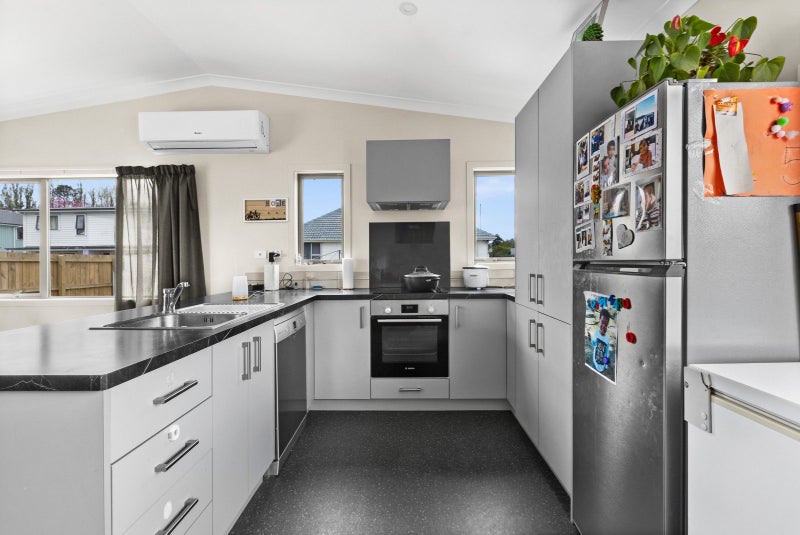 1033A Hood Street, Mayfair, Hastings - Carousel 1