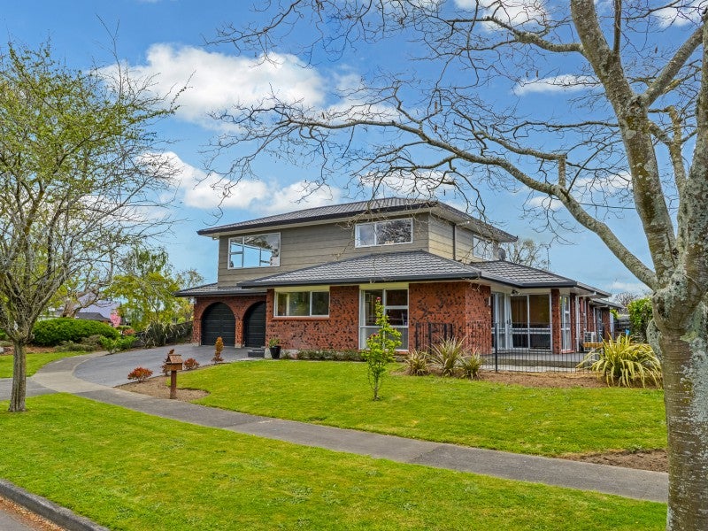 8 Aintree Crescent, Awapuni, Palmerston North - Carousel 1