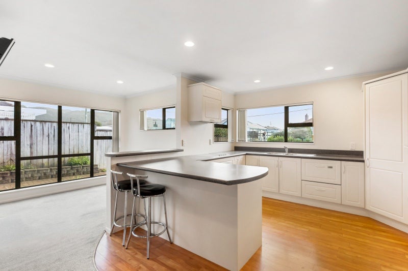 12 Massey Street, Elderslea, Upper Hutt - Carousel 1