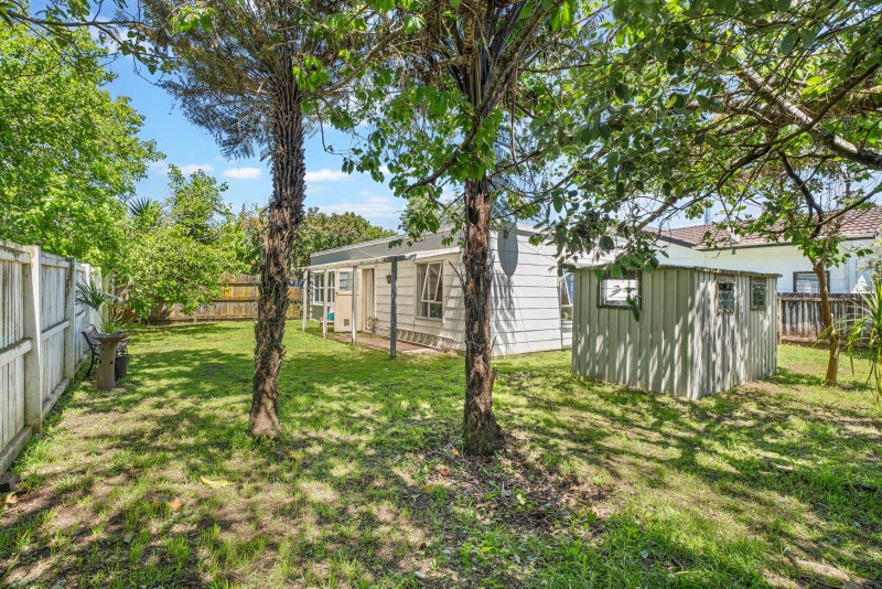 84A Fonteyn Street, Avondale, Auckland - Carousel 1