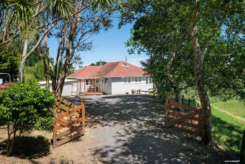 878 Waikaretu Valley Road, Tuakau - Carousel 1
