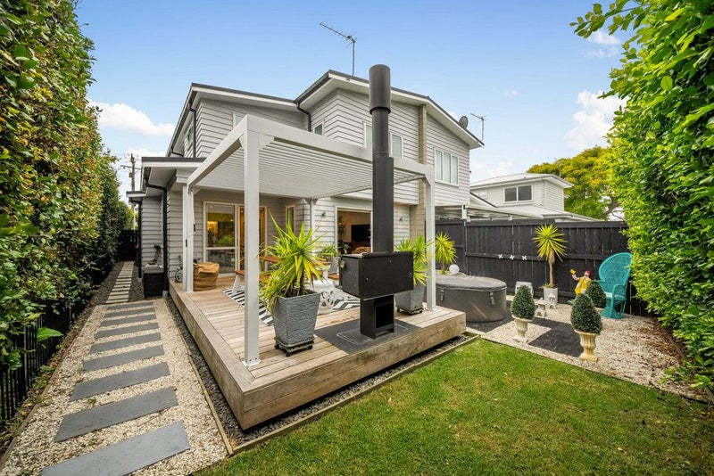 2B Taranto Place, Glendowie, Auckland - Carousel 1