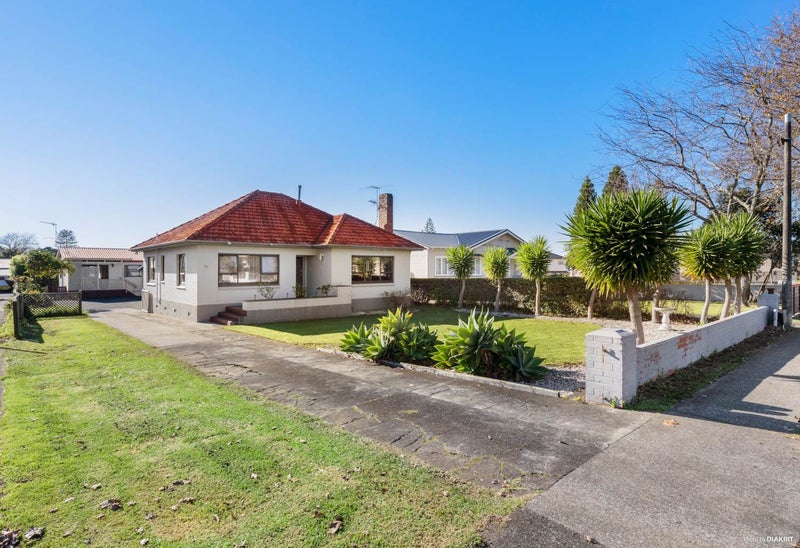 56 Landscape Road, Papatoetoe, Auckland - Carousel 1