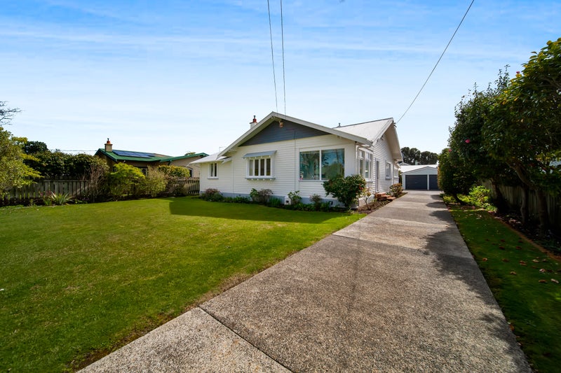 12 Selwyn Crescent, College Estate, Whanganui - Carousel 1