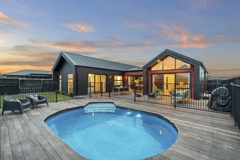 41 Whitehorn Drive, Lincoln, Lincoln - Carousel 2