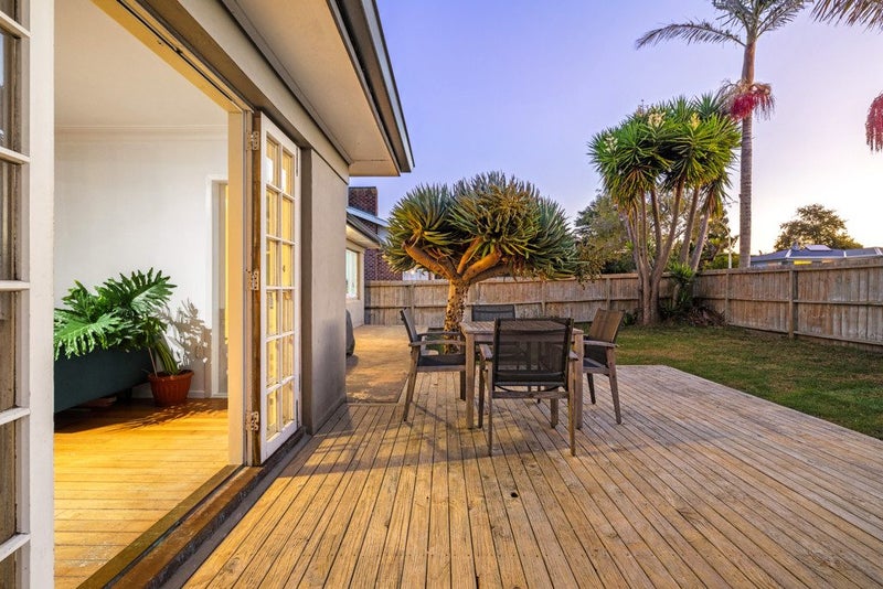 8 Landscape Road, Pukekohe, Pukekohe - Carousel 2
