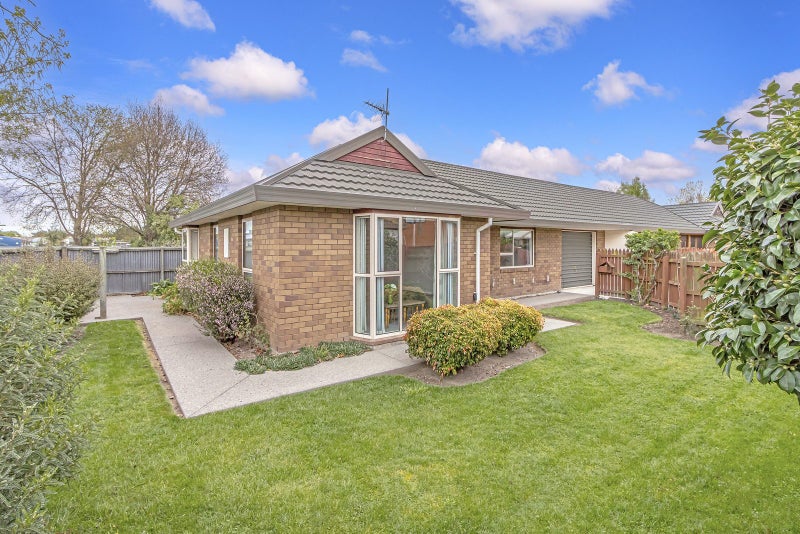 2/4 Rima Lane, Hoon Hay, Christchurch - Carousel 1