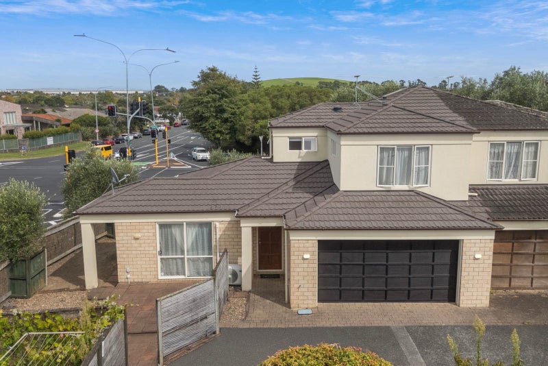 16 Claremont Way, East Tāmaki Heights, Auckland - Carousel 2