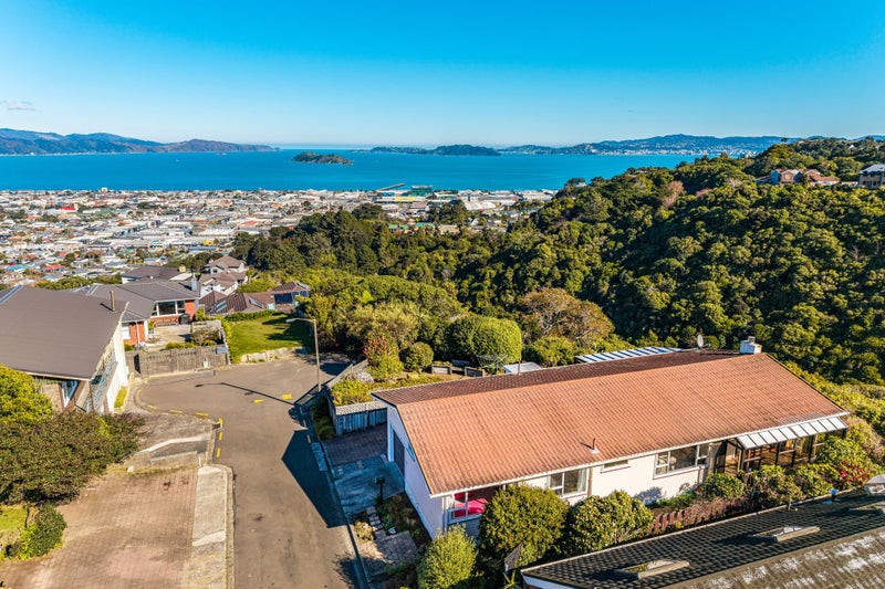 22 Bushey Way, Maungaraki, Lower Hutt - Carousel 2