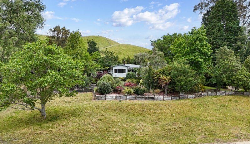 1 Waimangu Road, Tumunui, Rotorua - Carousel 1