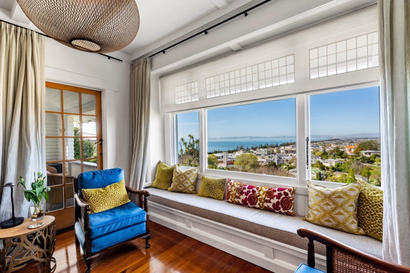 14 Corry Avenue, Bluff Hill, Napier - Carousel 1