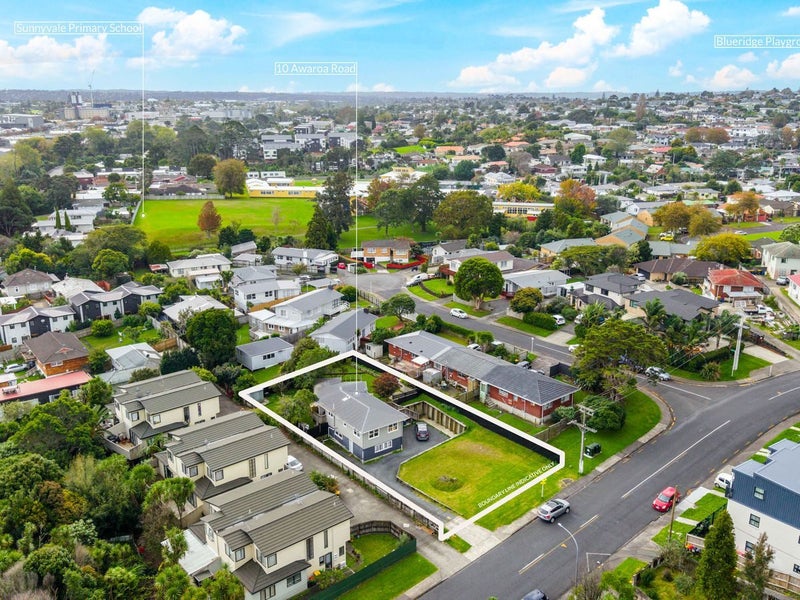10 Awaroa Road, Sunnyvale, Waitakere City, Auckland - Carousel 1