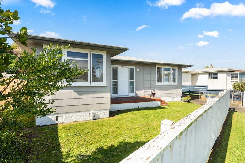 128 Cornfoot Street, Castlecliff, Whanganui - Carousel 1