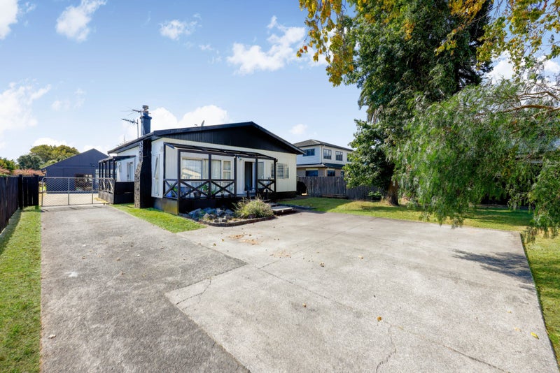 63 Jellicoe Road, Manurewa, Auckland - Carousel 1