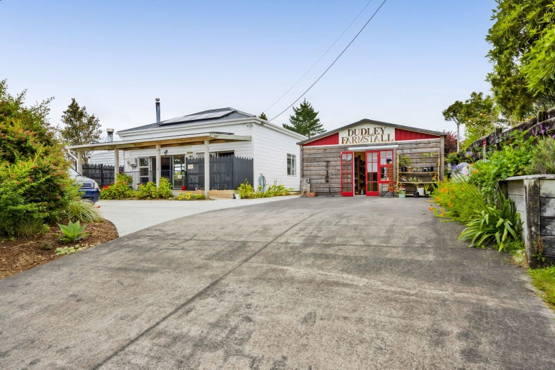 20 Dudley Road Lower, Inglewood, Inglewood - Carousel 1