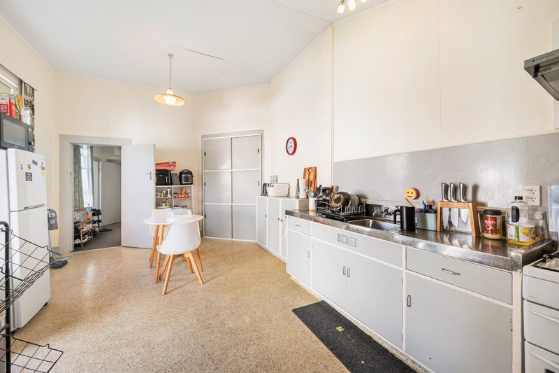 18 Poplar Grove, Thorndon, Wellington - Carousel 2