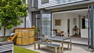 192 Seventh View Avenue, Beachlands, Auckland - Carousel 1