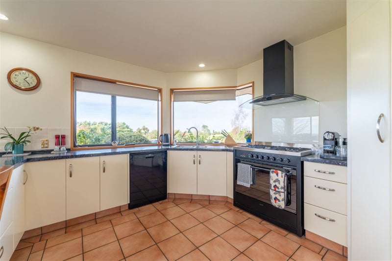 379 Fraser Road, Rosewill - Carousel 2