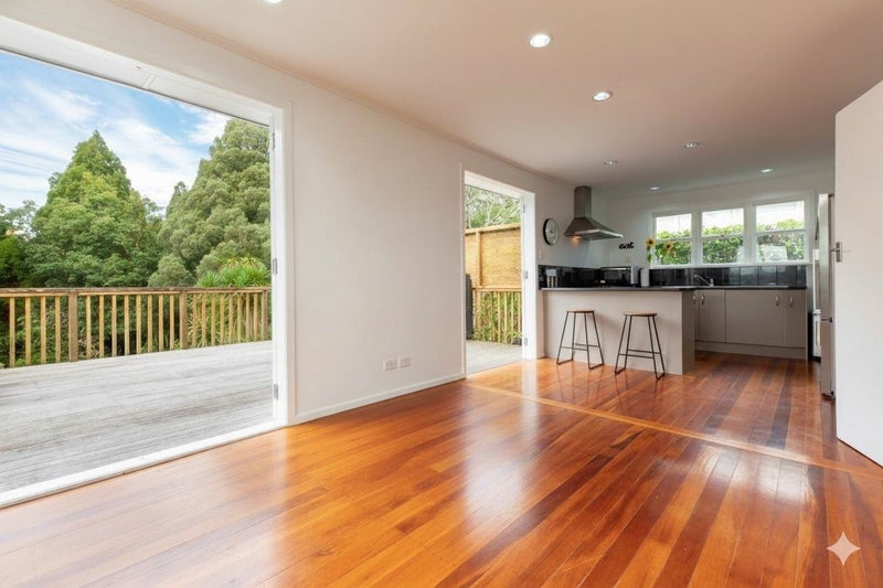 28 South Lynn Road, Titirangi, Auckland - Carousel 2