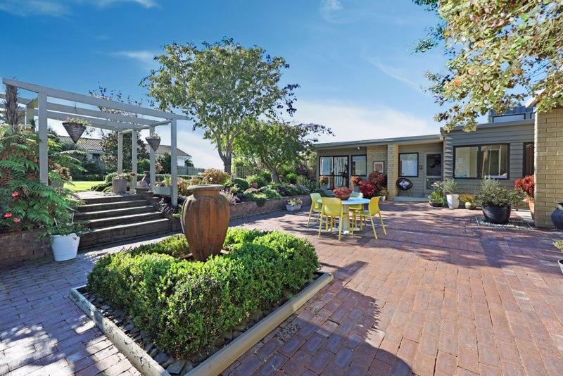 11 Leven Street, South Hill, Oamaru - Carousel 2
