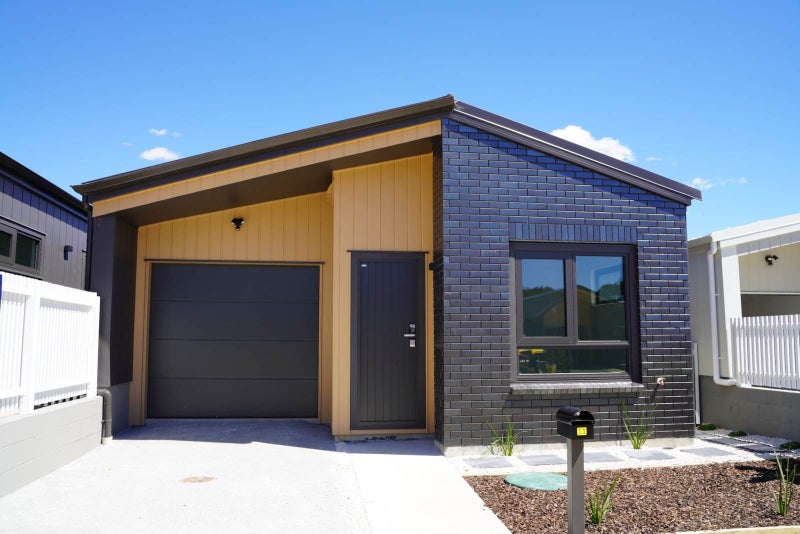 11 Taukahiwi Road, Pukekohe, Pukekohe - Carousel 1