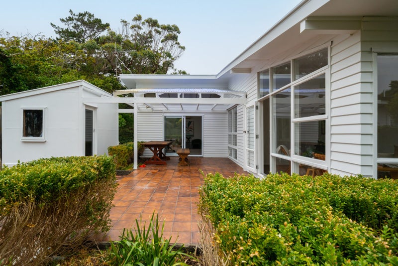 5 Chudleigh Grove, Churton Park, Wellington - Carousel 1