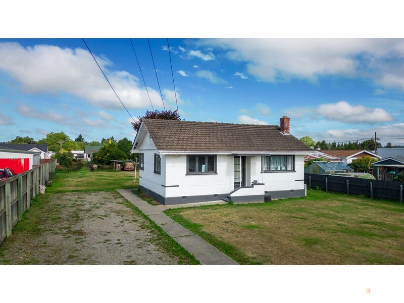 15 Moorhouse Street, Waimate, Waimate - Carousel 1