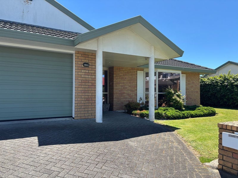 8 Aspatria Place, Northpark, Auckland - Carousel 2