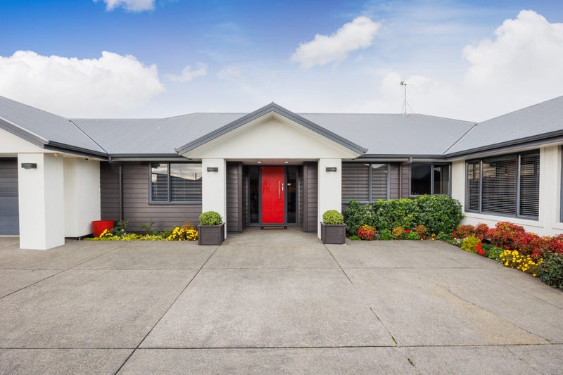 11 Majestic Way, Kelvin Grove, Palmerston North - Carousel 2