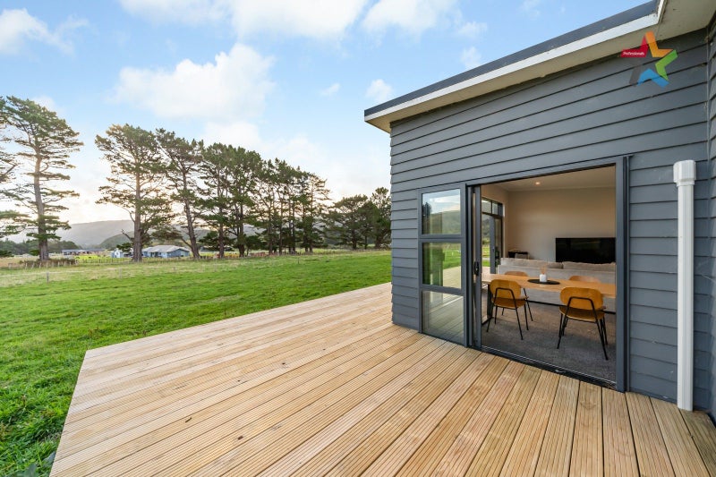 9 Turksma Lane, Kaitoke, Upper Hutt - Carousel 1