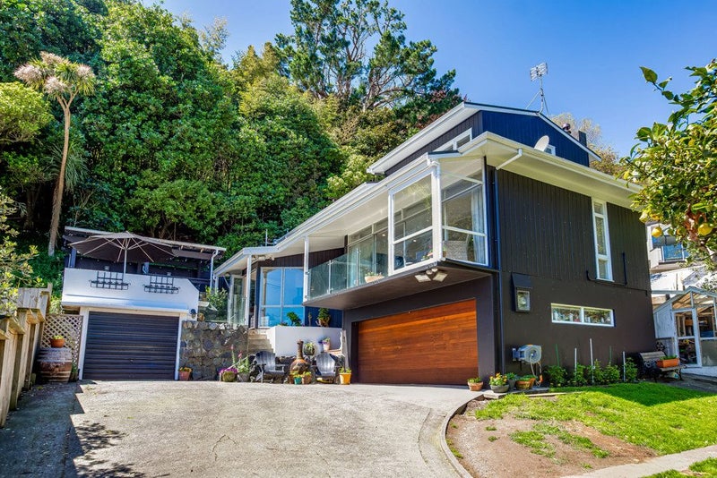 31A Nikau Street, Eastbourne, Lower Hutt - Carousel 1