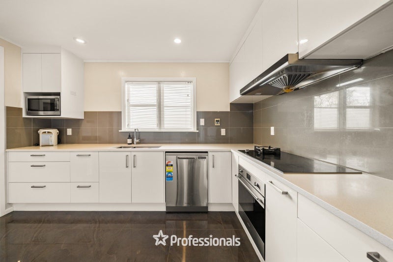 21 Rosebank Avenue, Avalon, Lower Hutt - Carousel 2