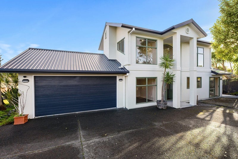 6 Chadlington Avenue, Henderson, Auckland - Carousel 1