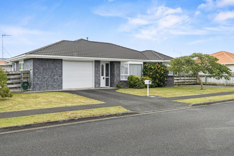 8 Kelsi Street, Tawhero, Whanganui - Carousel 1