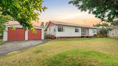 19 Carnoustie Drive, Wattle Downs, Auckland - Carousel 1