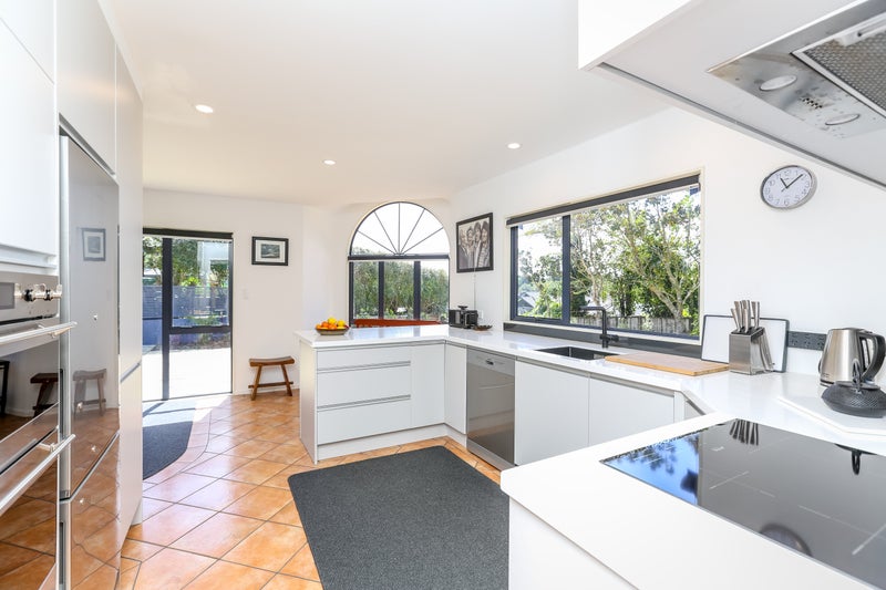 3 Park View, Ferndale, New Plymouth - Carousel 2