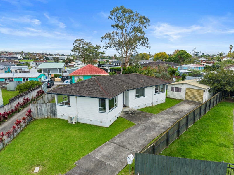 8 Aldo Place, Clover Park, Auckland - Carousel 1