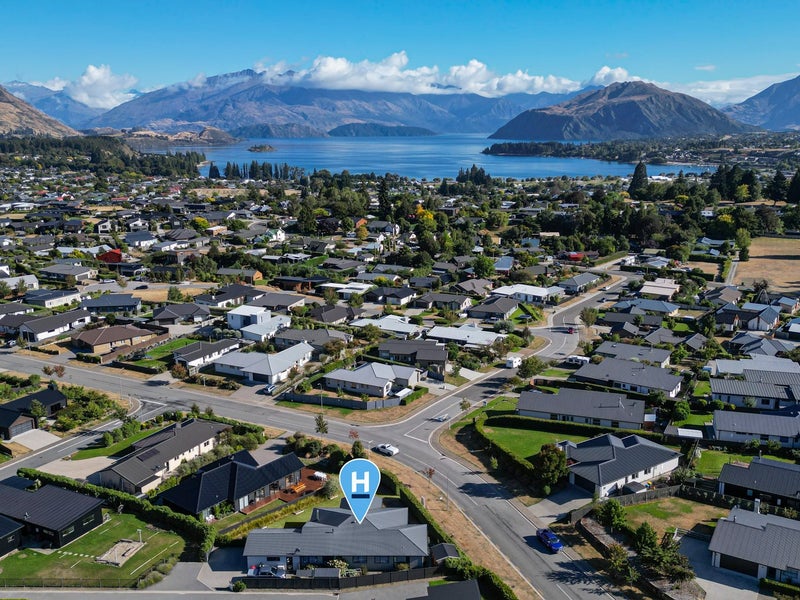 5 Nancy Lane, Wanaka - Carousel 2