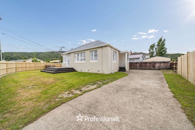 1/10 Hughes Crescent, Taita, Lower Hutt - Carousel 1