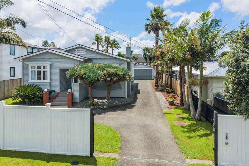 37 Hollywood Avenue, Epsom, Auckland - Carousel 1